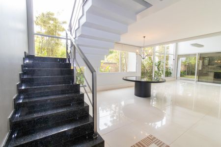 Casa de condomínio à venda com 434m², 4 quartos e 4 vagasSala