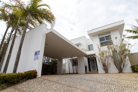 Casa de condomínio à venda com 434m², 4 quartos e 4 vagasFachada