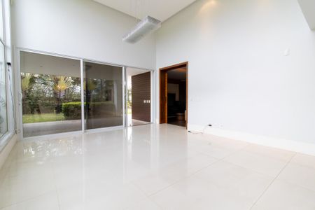 Casa de condomínio à venda com 434m², 4 quartos e 4 vagasSala