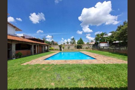 Casa de condomínio à venda com 450m², 5 quartos e 7 vagas