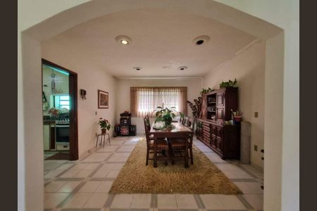 Casa de condomínio à venda com 450m², 5 quartos e 7 vagas