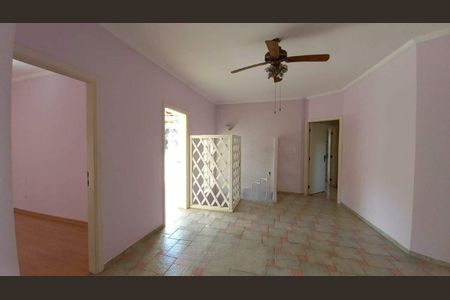 Casa à venda com 282m², 3 quartos e 4 vagas