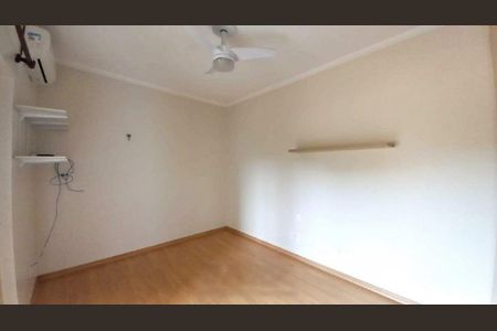 Casa à venda com 282m², 3 quartos e 4 vagas