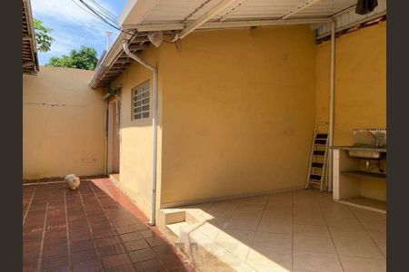 Casa à venda com 194m², 3 quartos e 2 vagas
