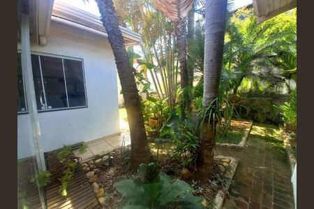 Casa de condomínio à venda com 280m², 4 quartos e 4 vagas