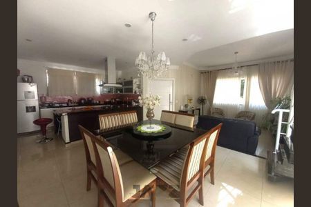 Casa de condomínio à venda com 280m², 4 quartos e 4 vagas