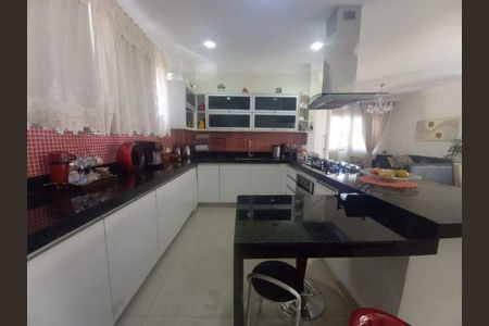 Casa de condomínio à venda com 280m², 4 quartos e 4 vagas