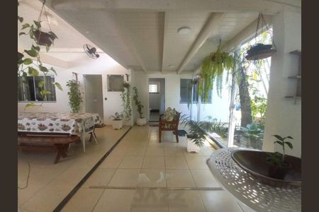 Casa de condomínio à venda com 280m², 4 quartos e 4 vagas