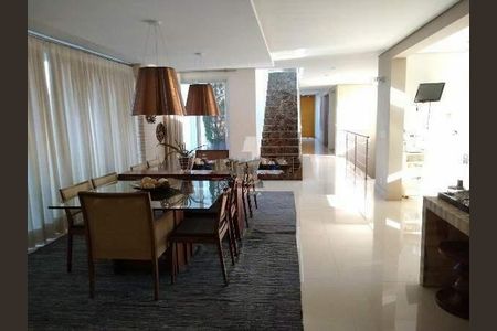 Casa de condomínio à venda com 700m², 4 quartos e 6 vagas