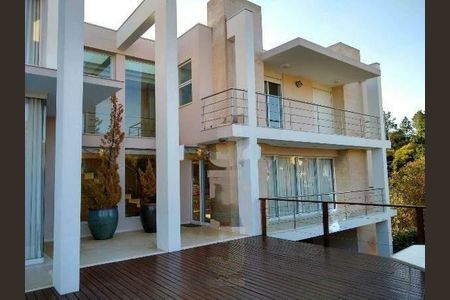 Casa de condomínio à venda com 700m², 4 quartos e 6 vagas