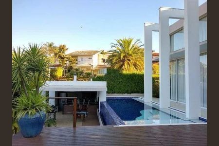 Casa de condomínio à venda com 700m², 4 quartos e 6 vagas