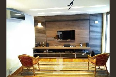 Casa de condomínio à venda com 700m², 4 quartos e 6 vagas