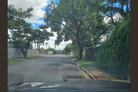 Casa de condomínio à venda com 400m², 3 quartos e 2 vagas