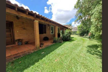 Casa de condomínio à venda com 400m², 3 quartos e 2 vagas