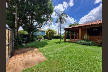 Casa de condomínio à venda com 400m², 3 quartos e 2 vagas