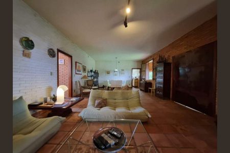 Casa de condomínio à venda com 400m², 3 quartos e 2 vagas