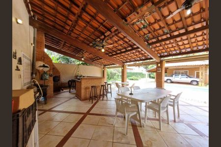 Casa de condomínio à venda com 400m², 3 quartos e 2 vagas