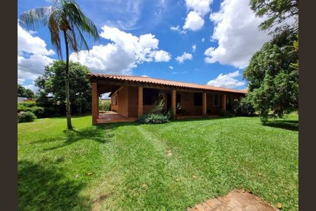 Casa de condomínio à venda com 400m², 3 quartos e 2 vagas