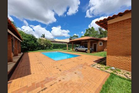 Casa de condomínio à venda com 400m², 3 quartos e 2 vagas