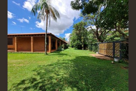 Casa de condomínio à venda com 400m², 3 quartos e 2 vagas