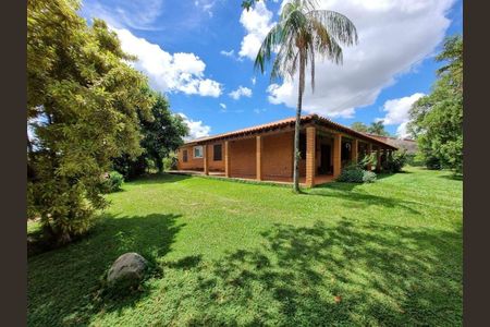 Casa de condomínio à venda com 400m², 3 quartos e 2 vagas