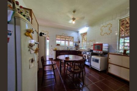 Casa de condomínio à venda com 400m², 3 quartos e 2 vagas