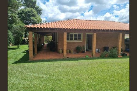 Casa de condomínio à venda com 400m², 3 quartos e 2 vagas