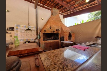 Casa de condomínio à venda com 400m², 3 quartos e 2 vagas