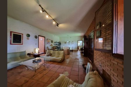 Casa de condomínio à venda com 400m², 3 quartos e 2 vagas