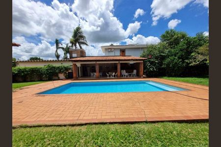 Casa de condomínio à venda com 400m², 3 quartos e 2 vagas