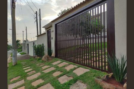 Casa à venda com 64m², 1 quarto e 2 vagas