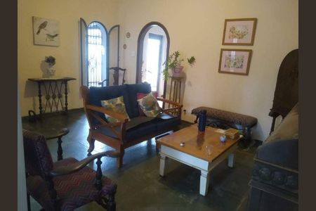 Casa à venda com 187m², 4 quartos e 2 vagas