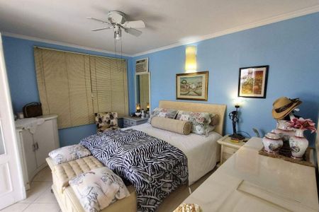 Casa de condomínio à venda com 387m², 4 quartos e 4 vagas