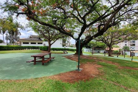 Casa de condomínio à venda com 387m², 4 quartos e 4 vagas