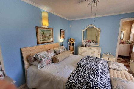 Casa de condomínio à venda com 387m², 4 quartos e 4 vagas