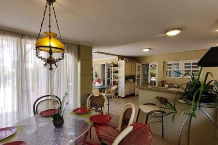 Casa de condomínio à venda com 387m², 4 quartos e 4 vagas