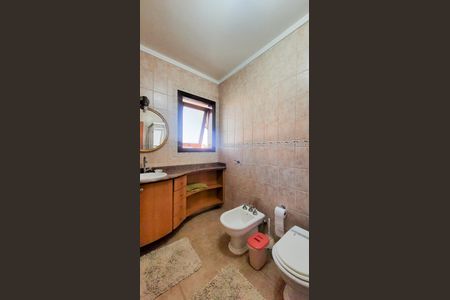 Casa de condomínio à venda com 528m², 5 quartos e 6 vagasBanheiro da Suíte 2