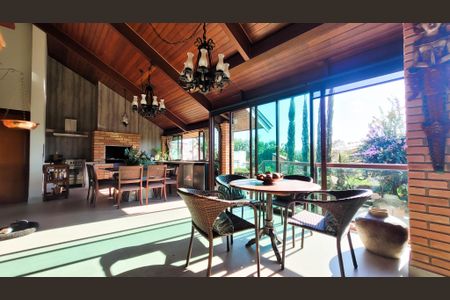 Casa de condomínio à venda com 528m², 5 quartos e 6 vagasÁrea Gourmet