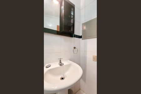 Casa de condomínio à venda com 528m², 5 quartos e 6 vagasBanheiro da Suíte 1