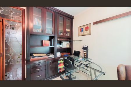 Casa de condomínio à venda com 528m², 5 quartos e 6 vagasEscritório