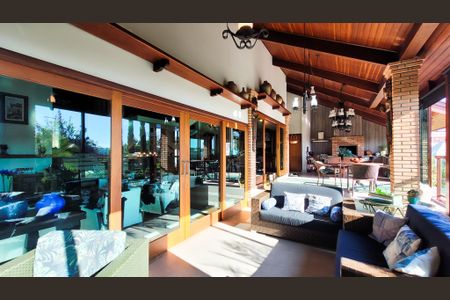 Casa de condomínio à venda com 528m², 5 quartos e 6 vagasÁrea Gourmet