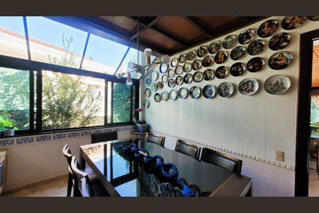 Casa de condomínio à venda com 528m², 5 quartos e 6 vagasCopa