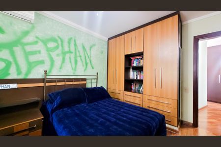 Casa de condomínio à venda com 528m², 5 quartos e 6 vagasQuarto 2