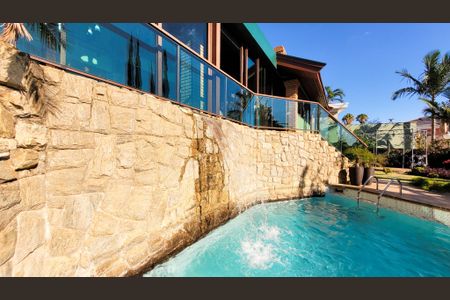 Casa de condomínio à venda com 528m², 5 quartos e 6 vagasÁrea comum - Piscina