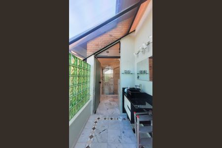 Casa de condomínio à venda com 528m², 5 quartos e 6 vagasBanheiro da Suíte 1