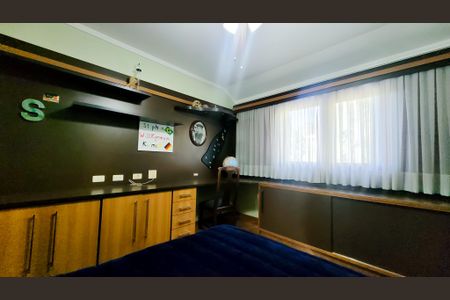 Casa de condomínio à venda com 528m², 5 quartos e 6 vagasQuarto 2