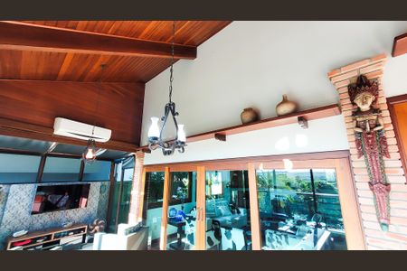 Casa de condomínio à venda com 528m², 5 quartos e 6 vagasÁrea Gourmet