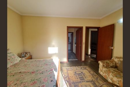 Casa à venda com 340m², 3 quartos e 4 vagas