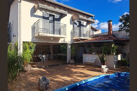 Casa à venda com 340m², 3 quartos e 4 vagas