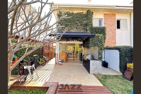 Casa de condomínio à venda com 138m², 3 quartos e 4 vagas